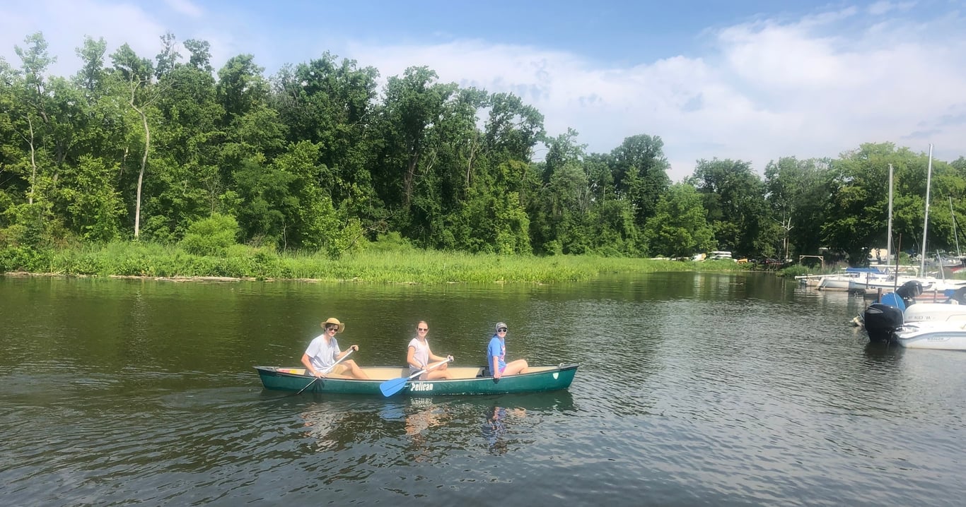Canoe Rental for 2 to 3 People in Alexandria