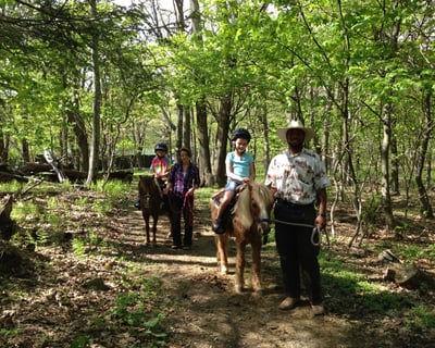 15-Minute Pony Ride at Skyland Stables