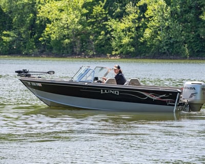 Murray 115 HP Fishing Boat Rental