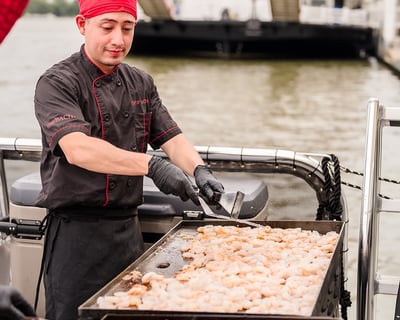 Sunset Hibachi Dinner Cruise in Palmetto Bluff