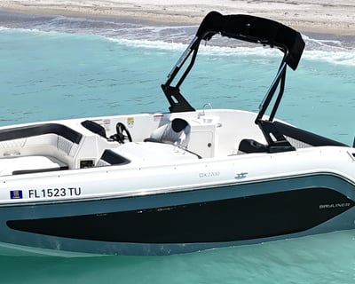 Bayliner DX2200 Boat Rental in Holmes Beach