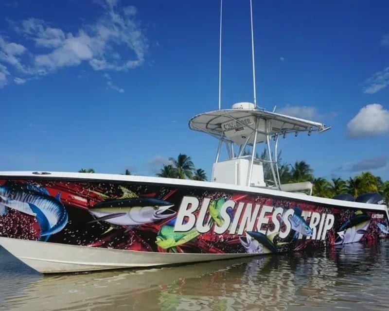 Private 43' Yacht Charter to Stingray City, Grand Cayman