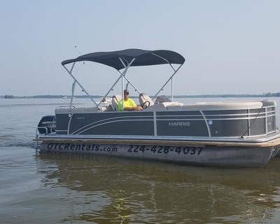 Cruise the Chain O'Lakes on a 22' Tritoon