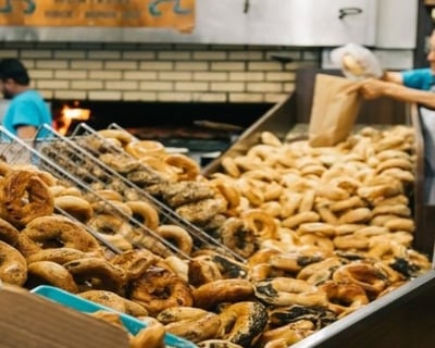 Jewish Food Walking Tour in Montreal