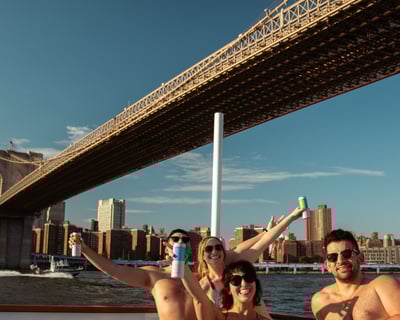 Single Tub Hot Tub Boat Tour of NY Harbor & Statue of Liberty