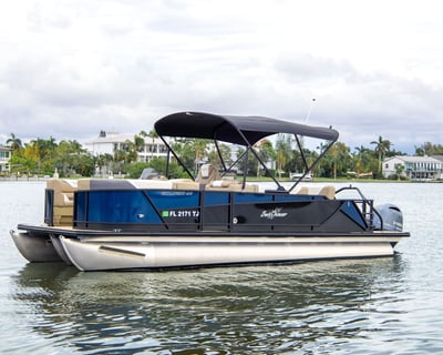 Cruise Sarasota on a 4-Hour Tritoon Rental