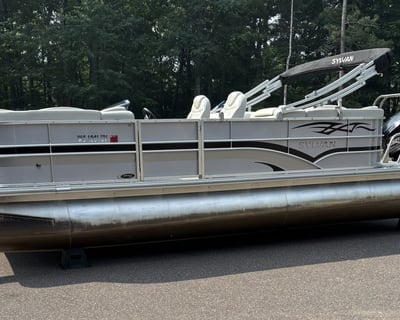 22' Pontoon Rental in Mercer