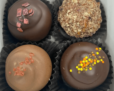 Sample 7 Chocolates & Roll 6 Truffles By Hand