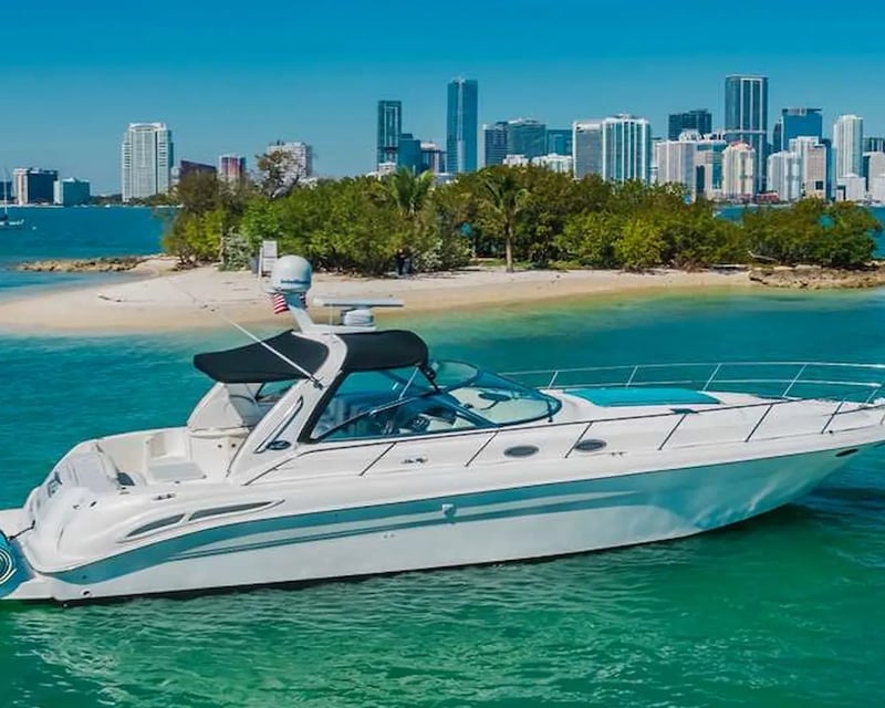 Private 45' Yacht Charter on Biscayne Bay in Miami