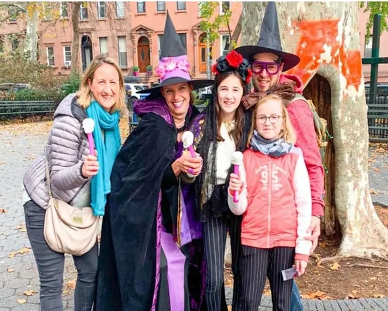 English-Guided Halloween Scavenger Hunt in Brooklyn