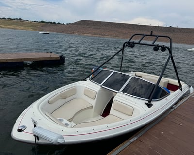 SeaRay 195 Ski Boat Rental