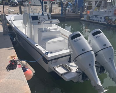 28' Boat Rental in Marathon
