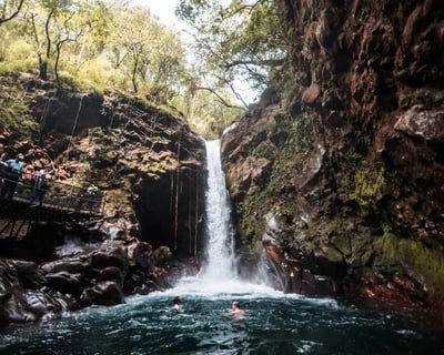 Oropendola Waterfall Tour in Rincón de la Vieja