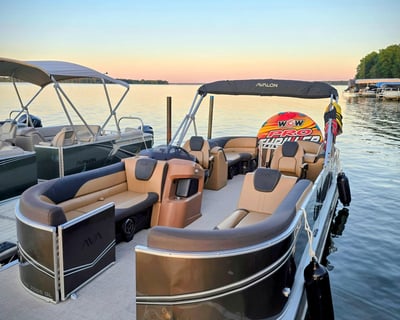 Castle Rock Lake Pontoon Rental