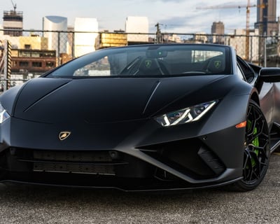 Lamborghini Huracán Evo Rental in Chicago