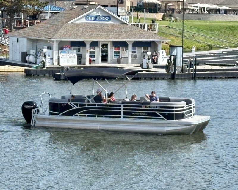 200 HP Tritoon Boat Rental on Grand Lake