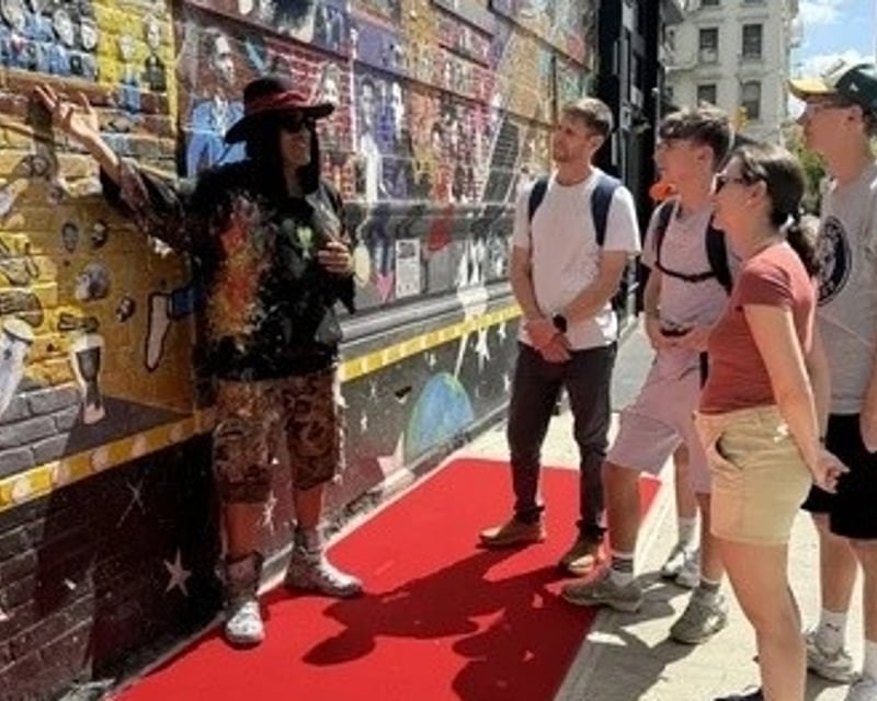 Harlem Tour in French with Local Street Artist Meeting