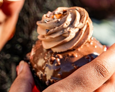 Explore London’s West End Tea & Doughnut Walking Tour