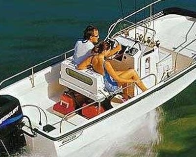 17' Boat Rental in Oak Bluffs