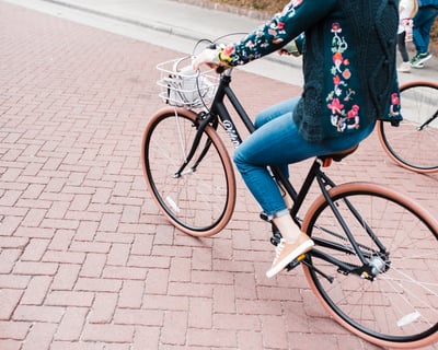Daily City Bike Rentals with Lock and Lights
