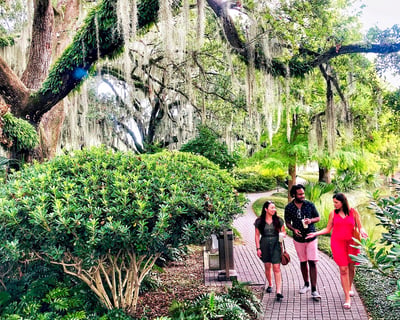 Explore New Orleans City & Cemetery Tour With Garden District