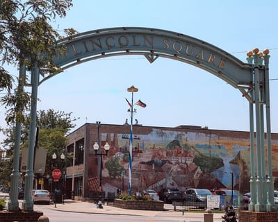 Lincoln Square Food Tasting Walking Tour in Chicago