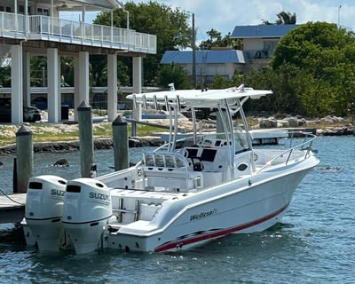 25' Center Console Boat Rental From Grassy Key