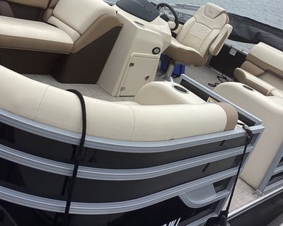 Lake Martin 21' Pontoon Rental