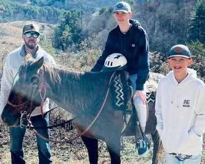 2-Hour Guided Horseback Trail Ride in Marshall