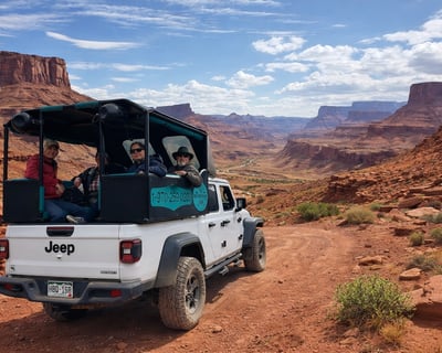 3-Hour Guided Jeep Tour in Moab