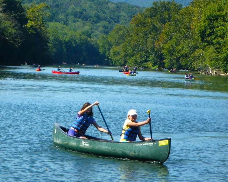 8-Mile Shenandoah River Canoe & Kayak Trip in Luray