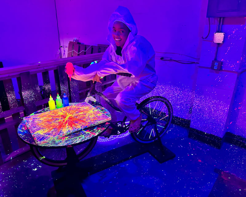 Blacklight Spin Art Class in Glen Burnie