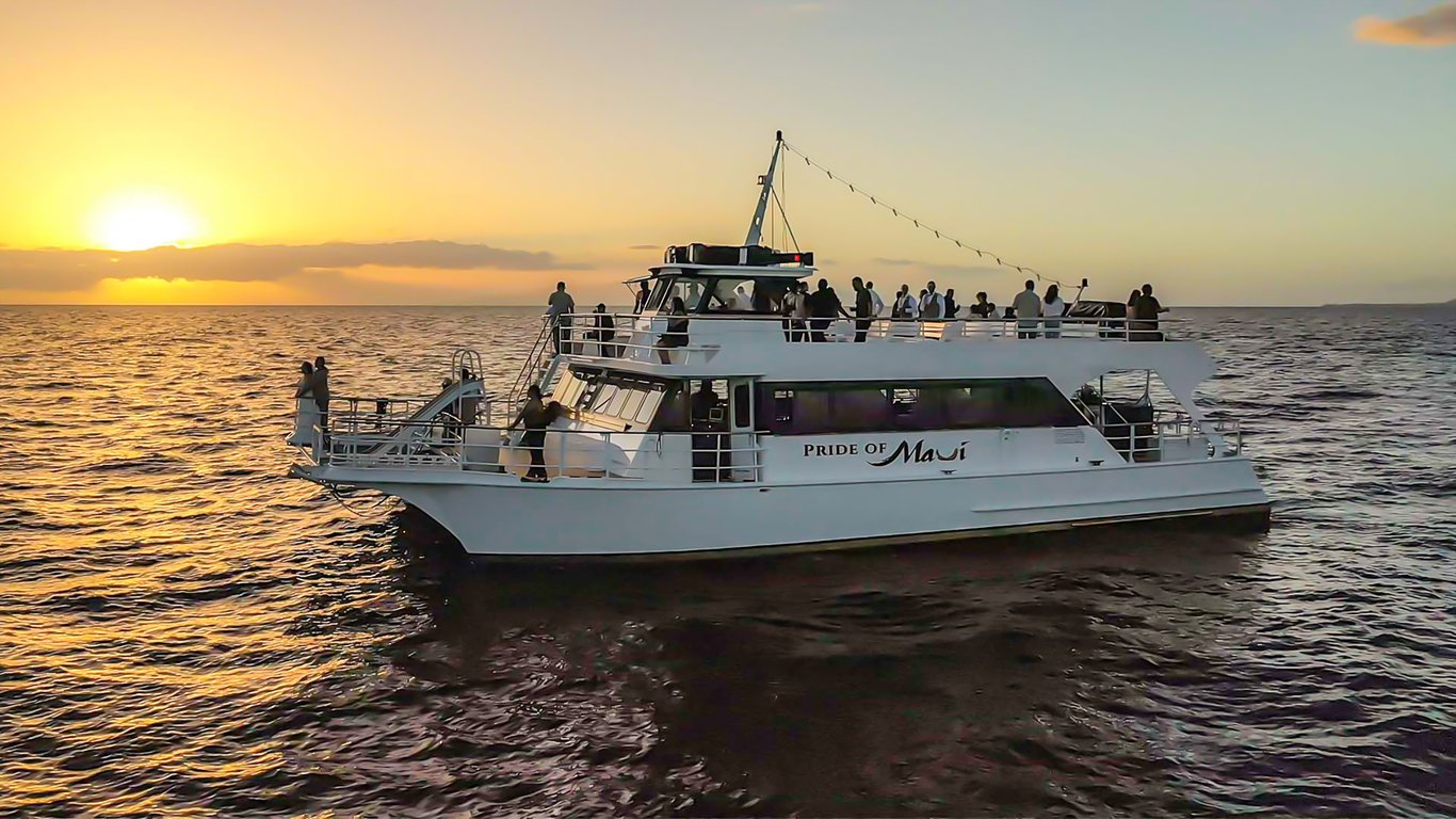 Maui Sunset Cruise with Open Bar & Hula Dance