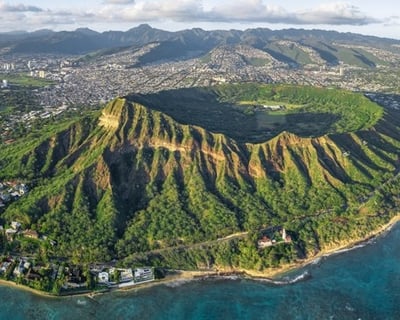 Diamond Head State Monument Shuttle & Hike From Waikiki