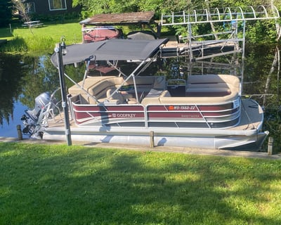 High Falls Flowage 21' Pontoon Rental
