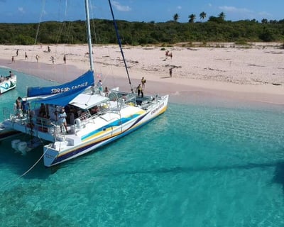 5.5-Hour Icacos Island Snorkeling Cruise