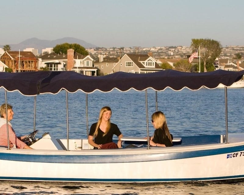 18' Electric Boat Rental in Oceanside Harbor