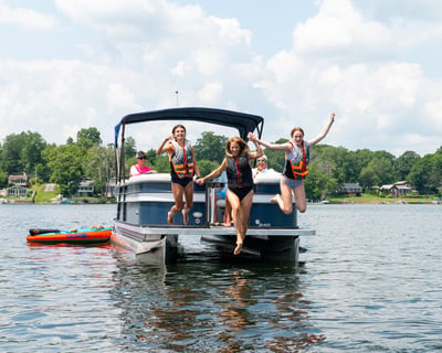 Cruise Lake Lillinonah on a 1-Hour Pontoon Charter
