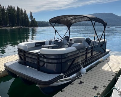 22' Pontoon Boat Rental at Lake Almanor