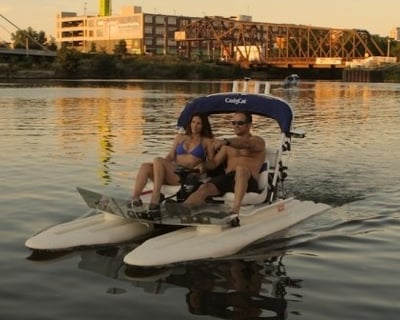 Explore the Chicago River on a 2-Hour E-Boat Rental