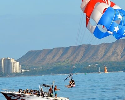 Parasail & Snorkel Tour in Honolulu