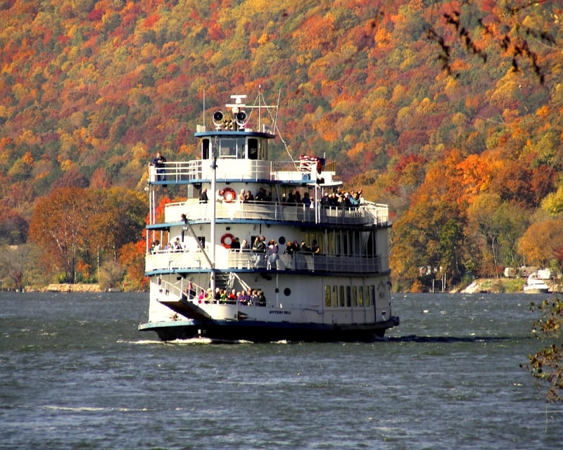 Chattanooga Thanksgiving Dinner Cruise