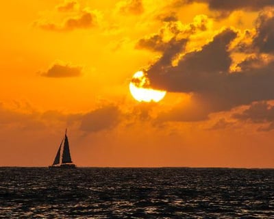 Waikiki Sunset Sail with Diamond Head Views