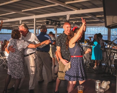 2.5-Hour Live Music Dinner Cruise in Mobile