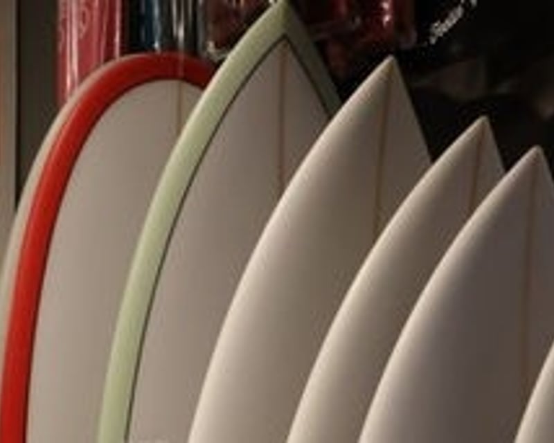Beginner-Friendly 7'9" Surfboard Rental in Surfside Beach