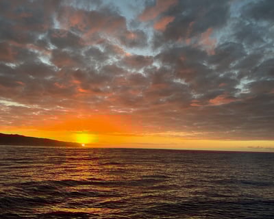 North Shore Sunset Cruise with Local Stories