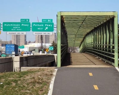 20-Mile Guided E-Bike Tour From Manhattan to the Bronx