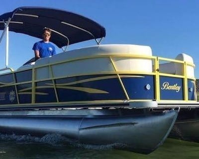 Tritoon Boat Rental on Lewisville Lake