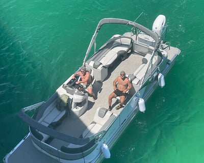 6-Hour Tritoon Rental in Santa Rosa Beach