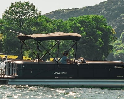 Private Pontoon Rental in Austin with Captain Included